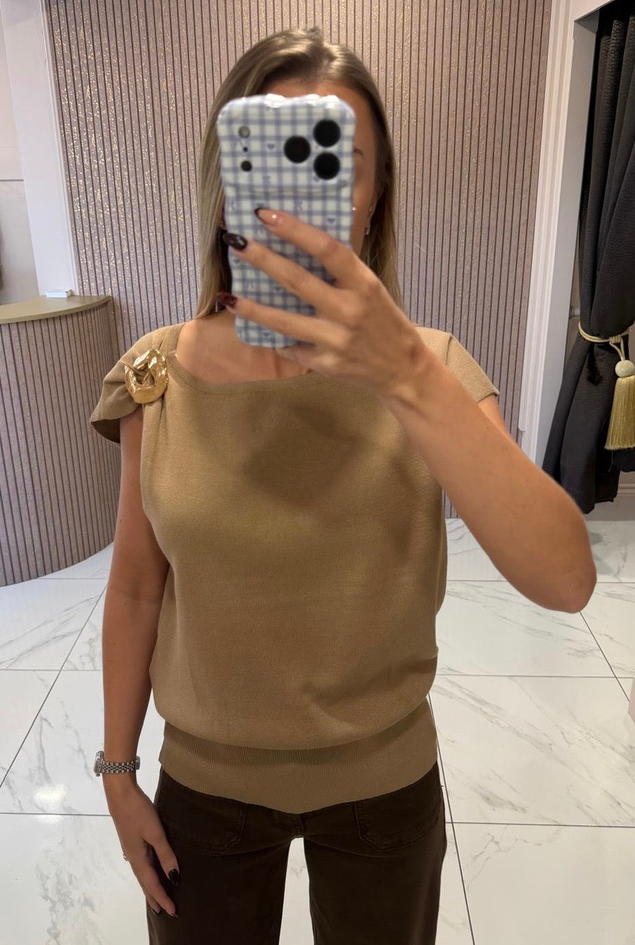Maple Beige Fine Knit Top With Buckle