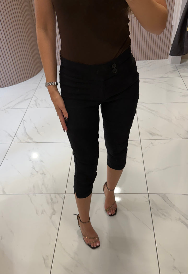 Tammy Black Tailored Capri Trousers